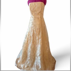 Vintage Gold Flower Embroidery Gown